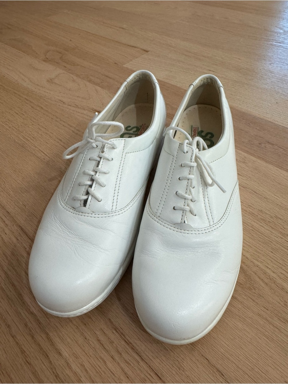 SAS White Men's Leather Oxfords